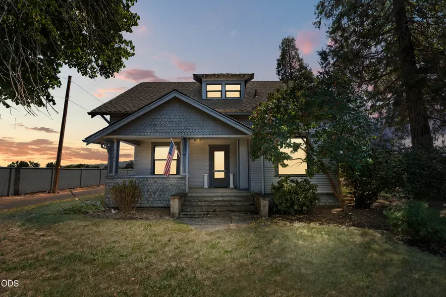 1083 Rossanley Drive, Medford, OR 97501 - #2