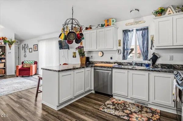 6100 S Highway 97 #7, Redmond, OR 97756
