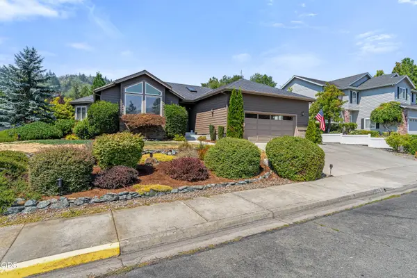2004 NW Sarum Circle, Grants Pass, OR 97526