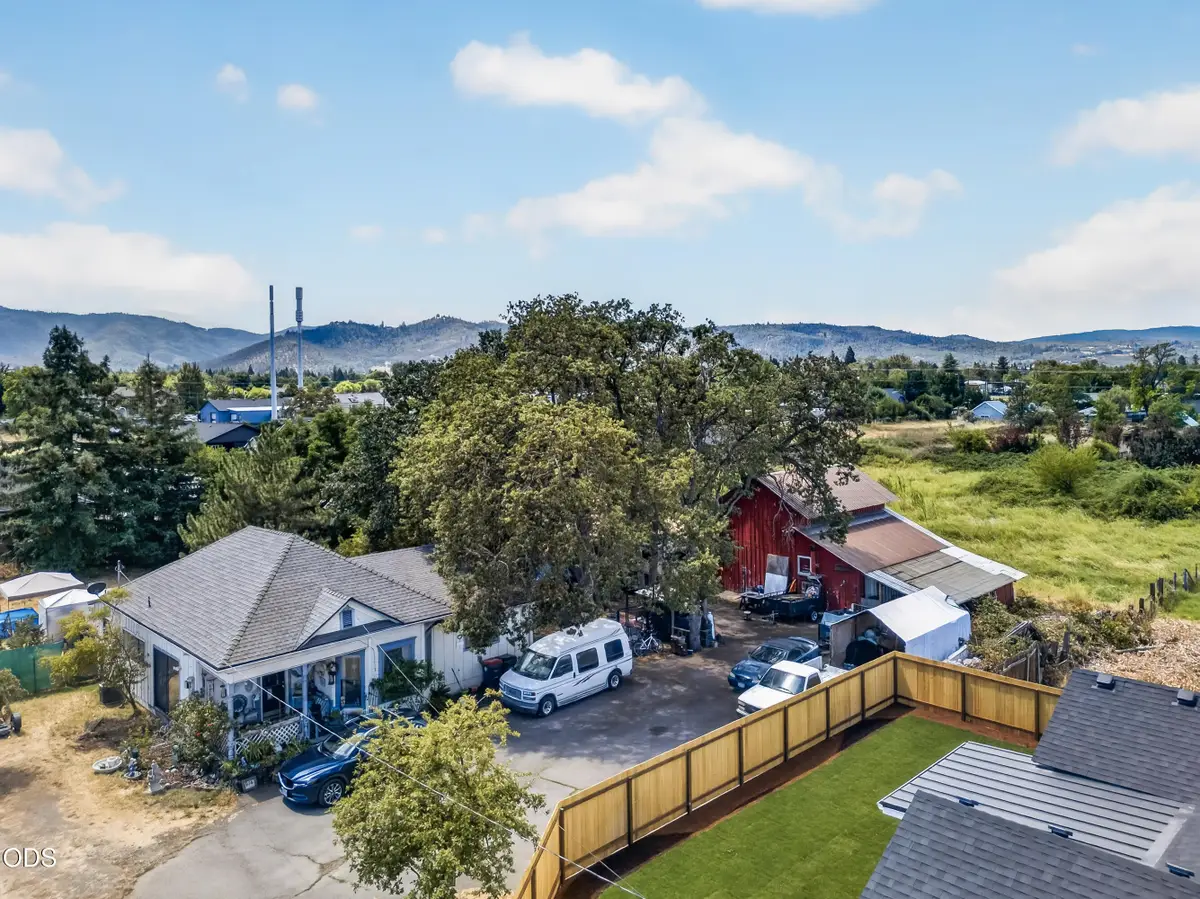 978 Cherry Street, Medford, OR 97501 - #1