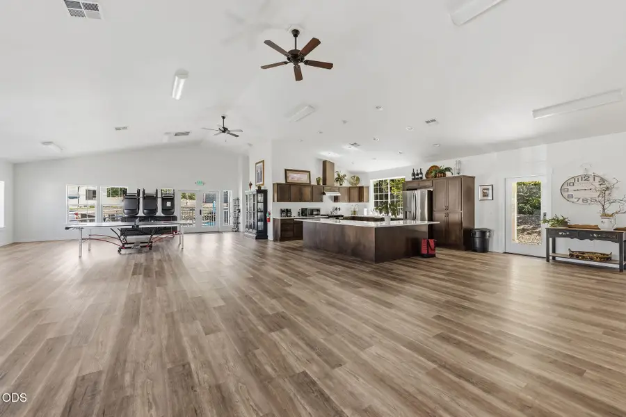 211 Christopher Way, Talent, OR 97540 - #3