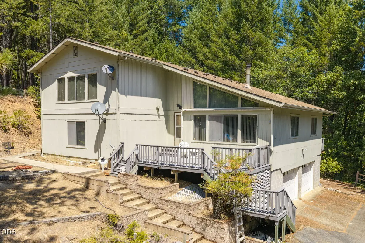 690 Thornbrook Drive, Merlin, OR 97532 - #1