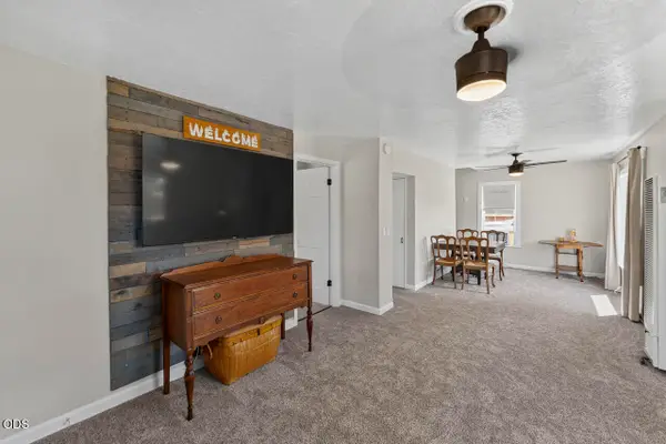 425 SW Burgess Street, Grants Pass, OR 97526