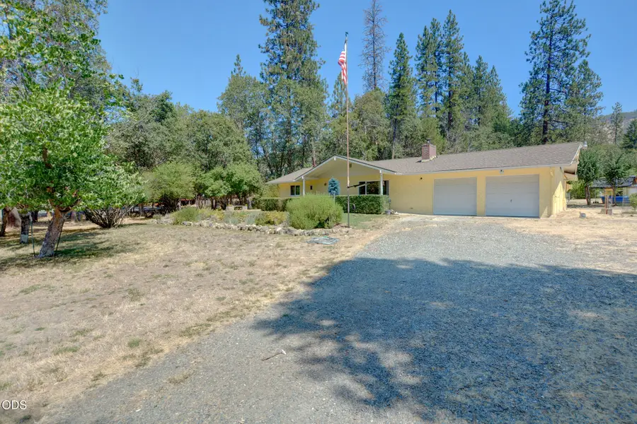 2141 Foots Creek Left Fork Road, Gold Hill, OR 97525 - #2