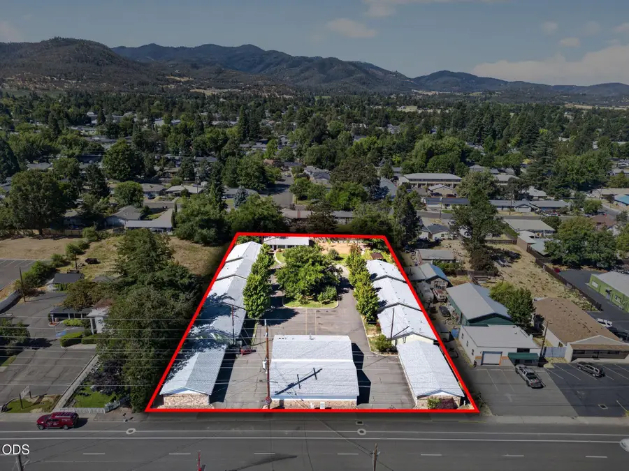 130 S Main Street, Phoenix, OR 97535 - #2