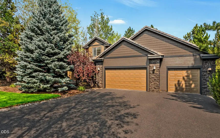 61524 Tam Mcarthur Loop, Bend, OR 97702 - #3