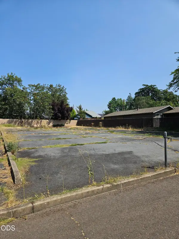Way Way #6300, Medford, OR 97504