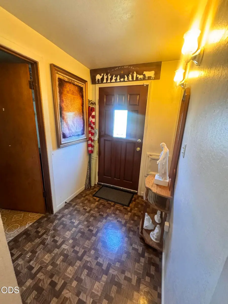 9535 N Charleston Avenue, Portland, OR 97203 - #2