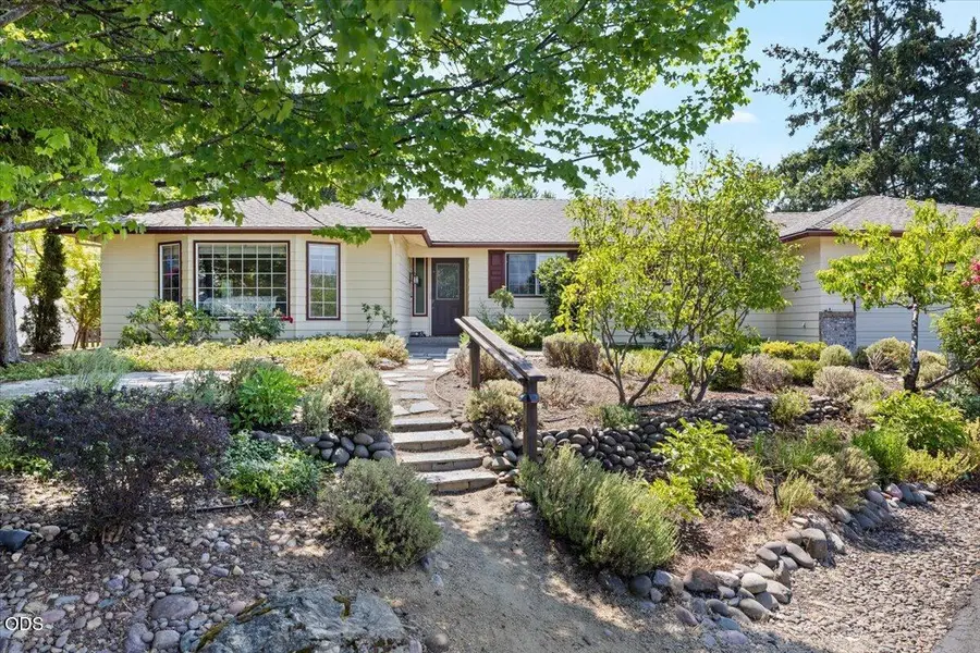 2406 Senate Way, Medford, OR 97504 - #2