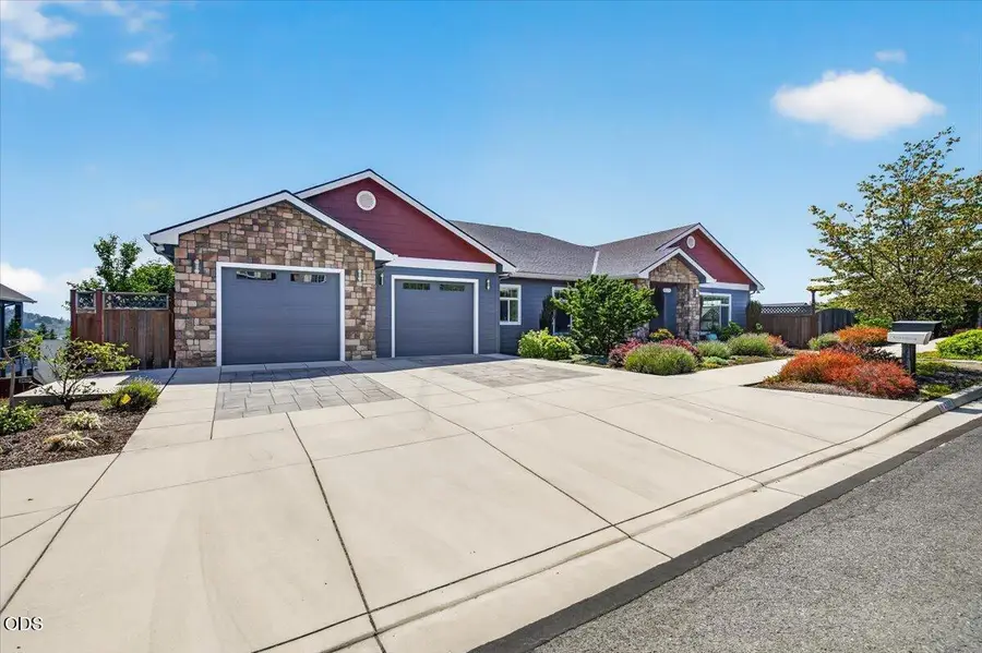 4200 Falcon Ridge Terrace, Medford, OR 97504 - #3