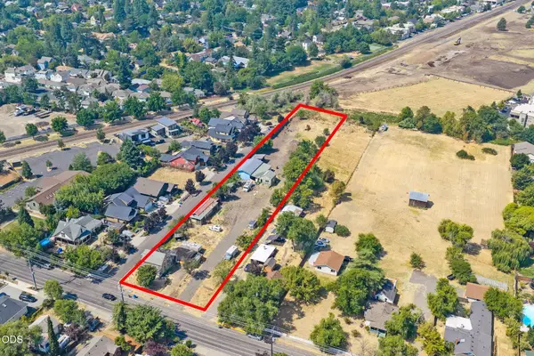 219 N Mountain Avenue, Ashland, OR 97520