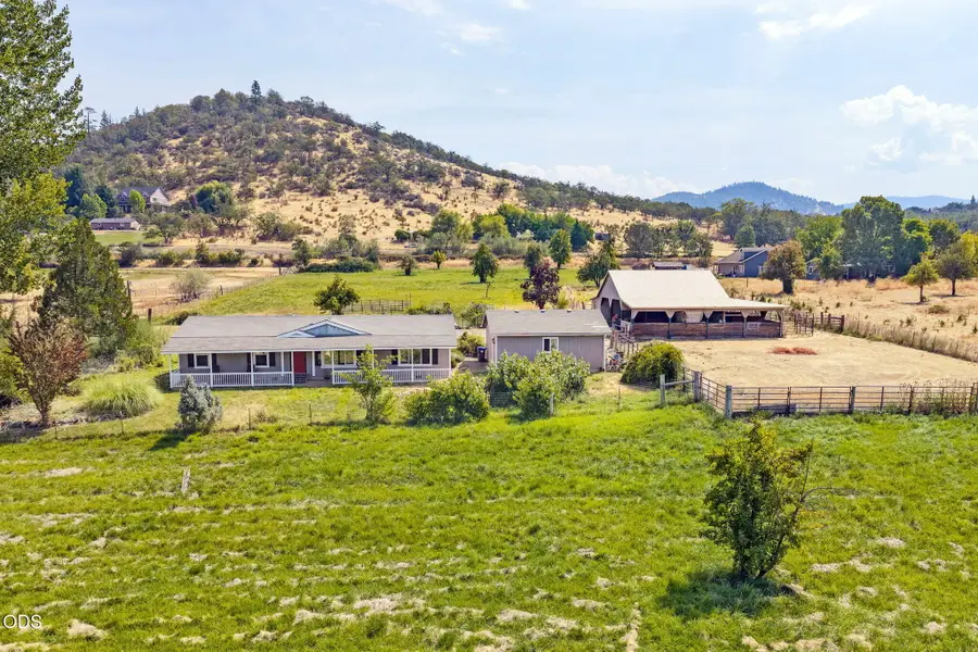 1241 Dry Creek Road, Eagle Point, OR 97524 - #3