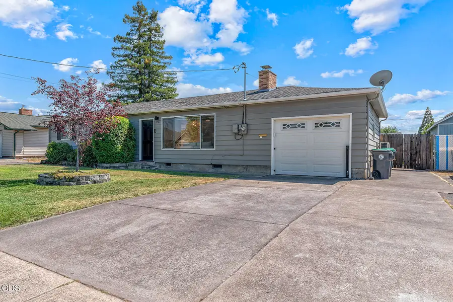 1730 Roberts Road, Medford, OR 97504 - #2