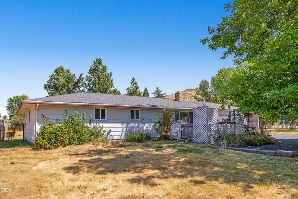 135 Leach Drive, Midland, OR 97634
