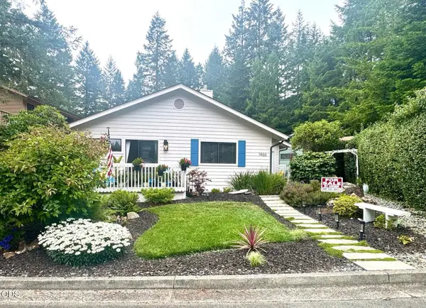 1466 Glenwood Drive, Brookings, OR 97415
