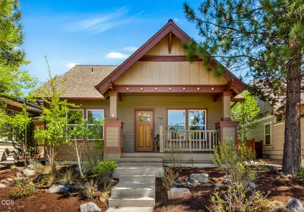 740 NW Mount Washington Drive, Bend, OR 97703