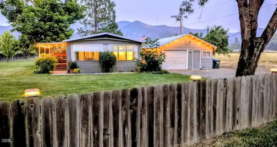 3745 Rogue River Highway, Gold Hill, OR 97525 - #3