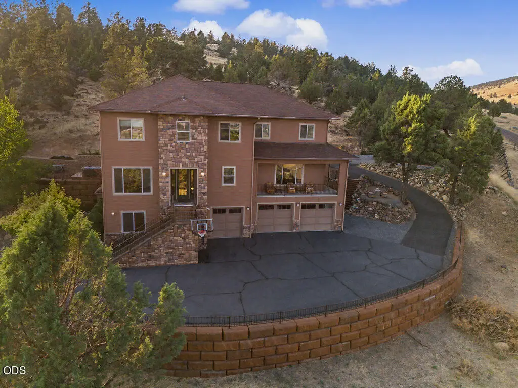 2706 Vale Road, Klamath Falls, OR 97603 - #1