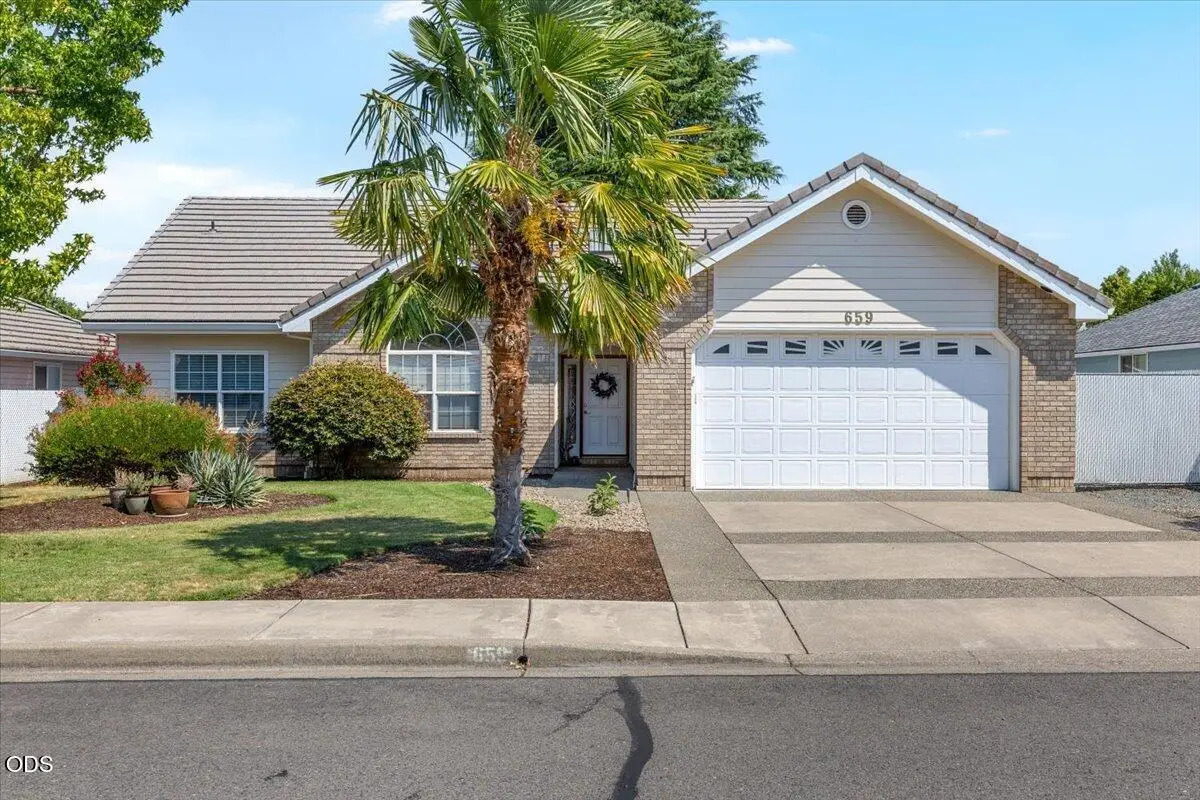 659 Jackson Creek Drive, Central Point, OR 97502 - #1