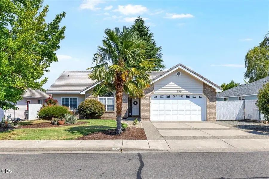 659 Jackson Creek Drive, Central Point, OR 97502 - #2