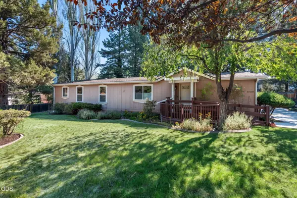 1028 SE Black Ridge Place, Bend, OR 97702