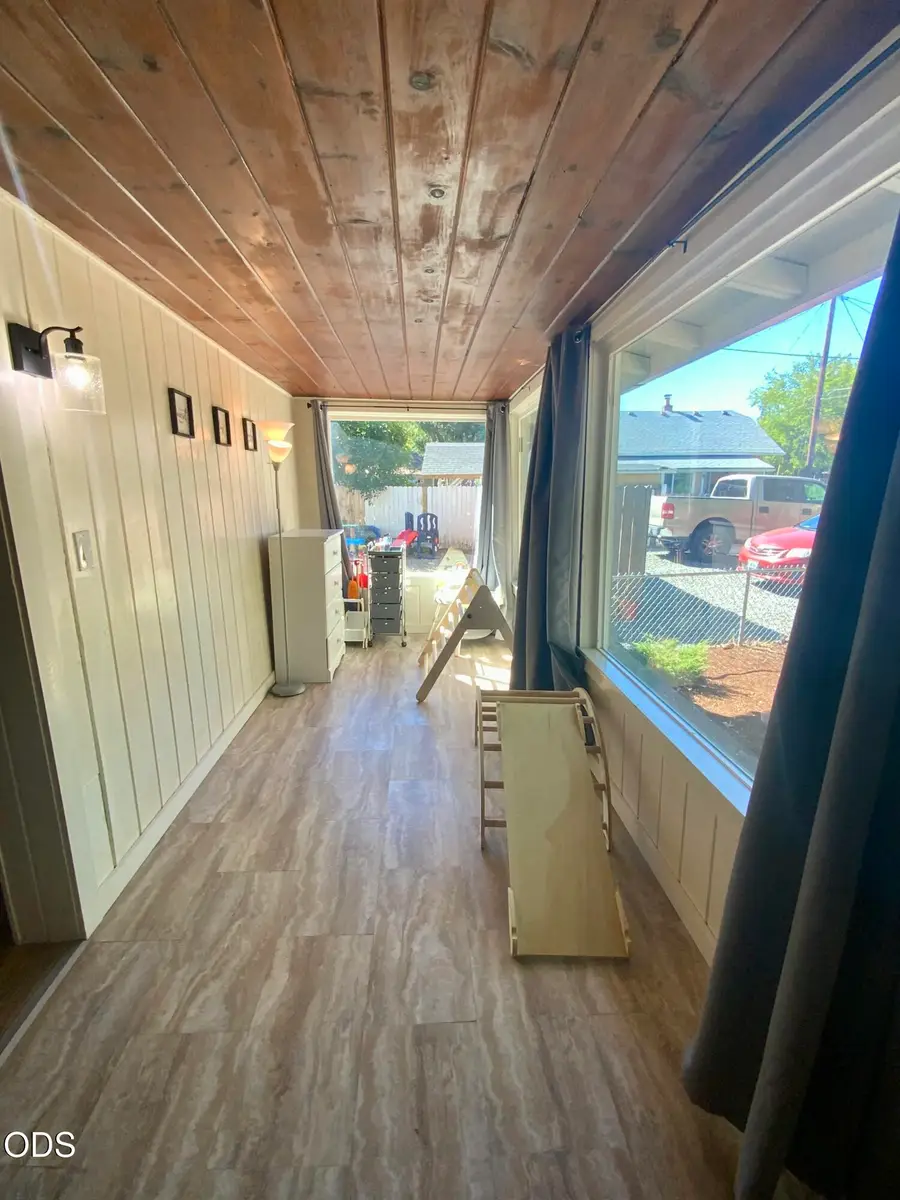 705 SE Riverside Avenue, Grants Pass, OR 97526 - #2