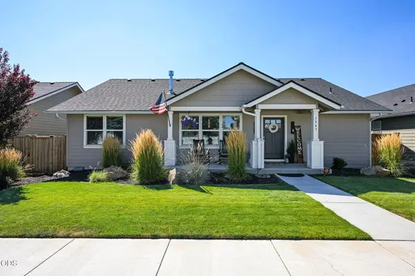 1943 NE 5th Street, Redmond, OR 97756