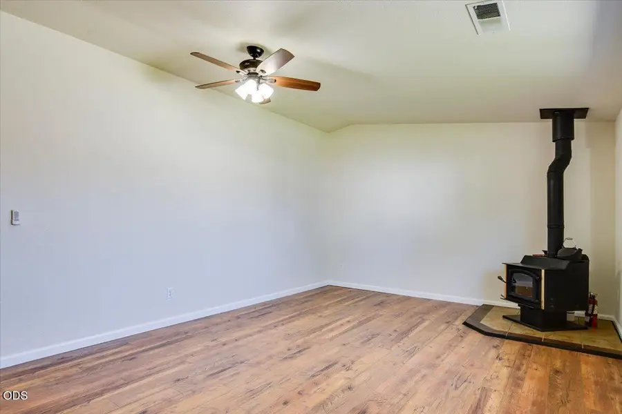 942 NW Maple Court, Redmond, OR 97756 - #3
