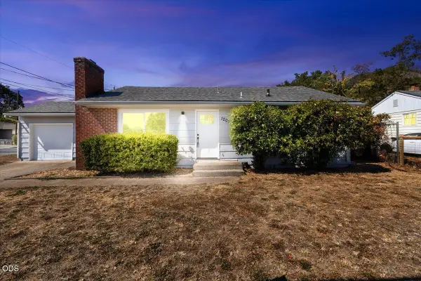 1202 NE A Street, Grants Pass, OR 97526