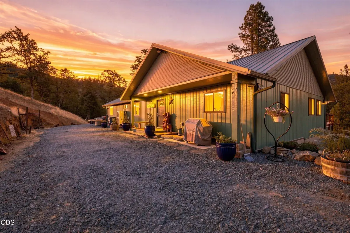 3257 Sardine Creek Road, Gold Hill, OR 97525 - #1