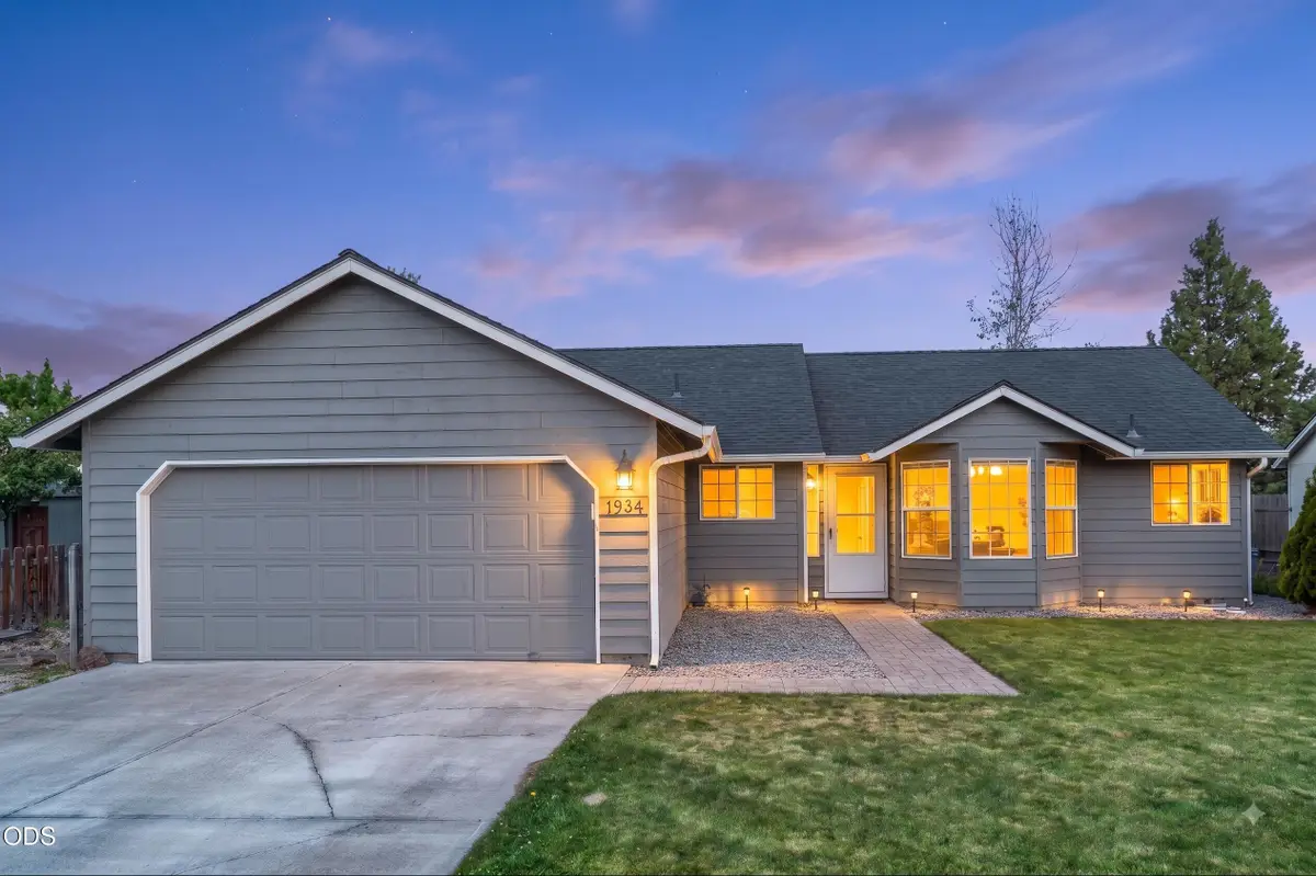 1934 SW 28th Court, Redmond, OR 97756 - #1