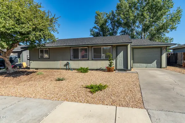 3217 SW Quartz Avenue, Redmond, OR 97756