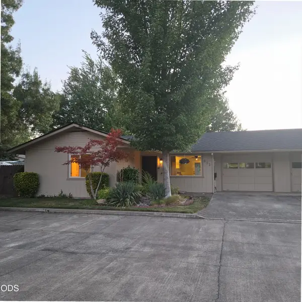 632 SW Sunwood Way, Grants Pass, OR 97526