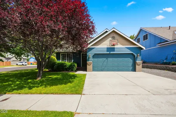 2736 NE Rainier Drive, Bend, OR 97701