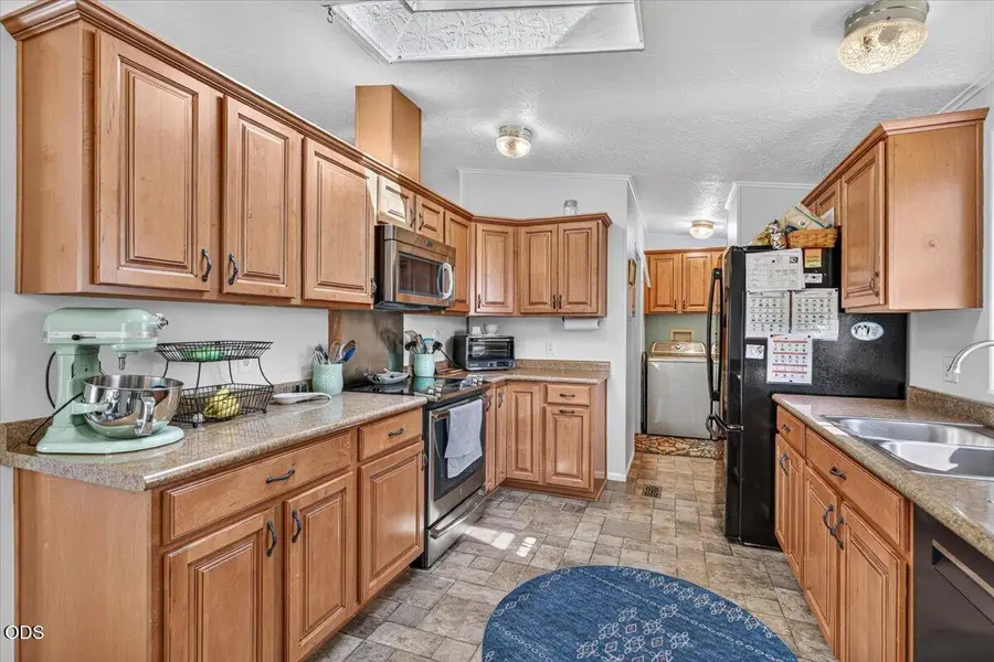 3431 S Pacific Highway #SPC 105, Medford, OR 97501 - #3