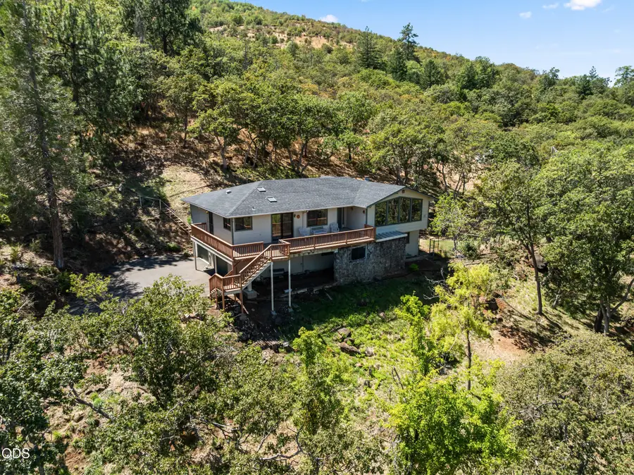 3404 Siskiyou Boulevard, Ashland, OR 97520 - #2