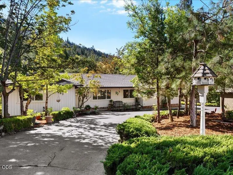 627 Carriage Road, Grants Pass, OR 97526 - #2