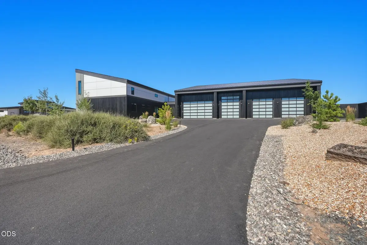62333 Mcclain Drive, Bend, OR 97703 - #1