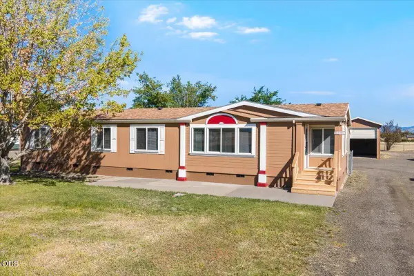 4301 Avenue H, White City, OR 97503