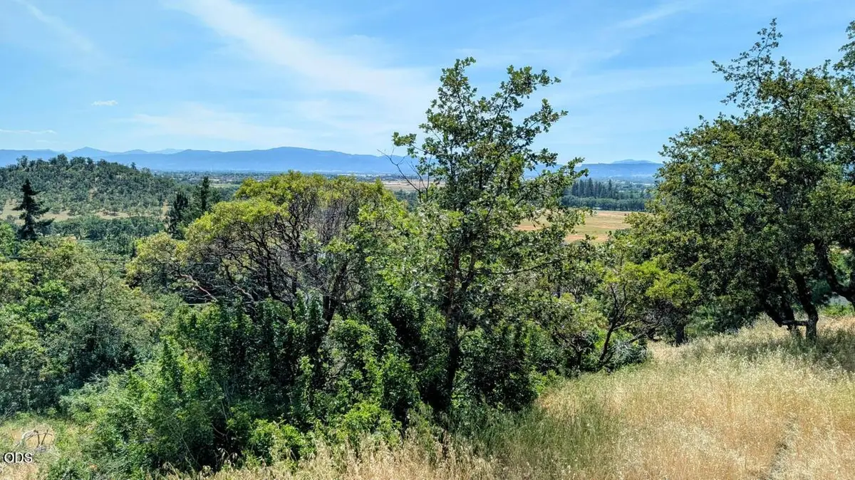 814 Mesa Drive, Eagle Point, OR 97524 - #1