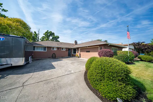 1872 Hybiscus Street, Medford, OR 97504