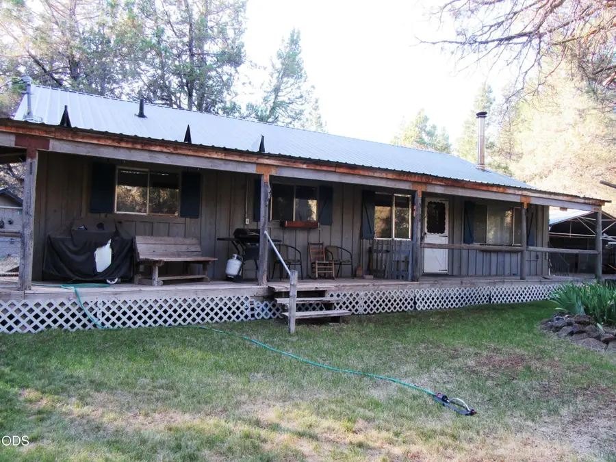 541 Mathews Road, Dorris, CA 96023 - #2