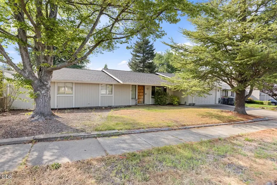 1000 La Loma Drive, Medford, OR 97504 - #3