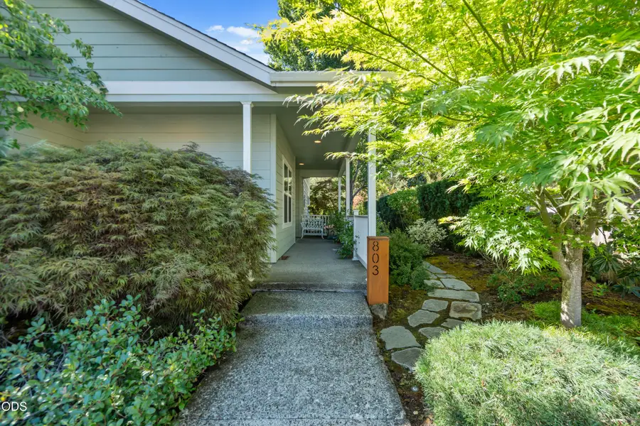 803 Buck Point Street, Central Point, OR 97502 - #2
