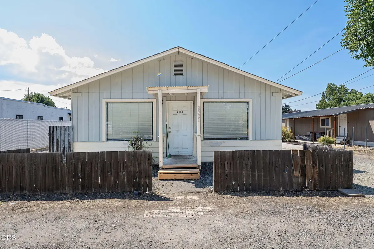 2921 Table Rock Road, Medford, OR 97501 - #1