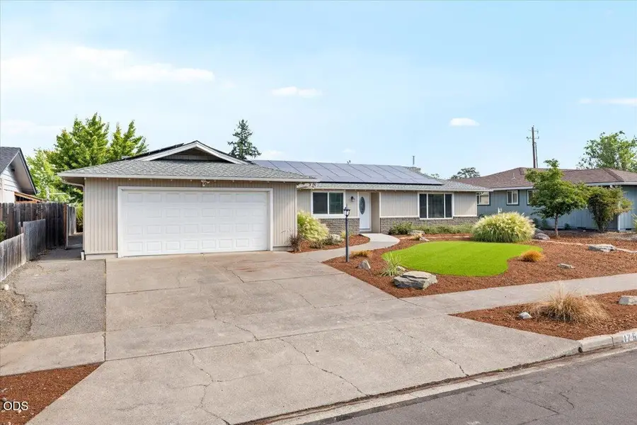 1751 Yukon Avenue, Medford, OR 97504 - #2