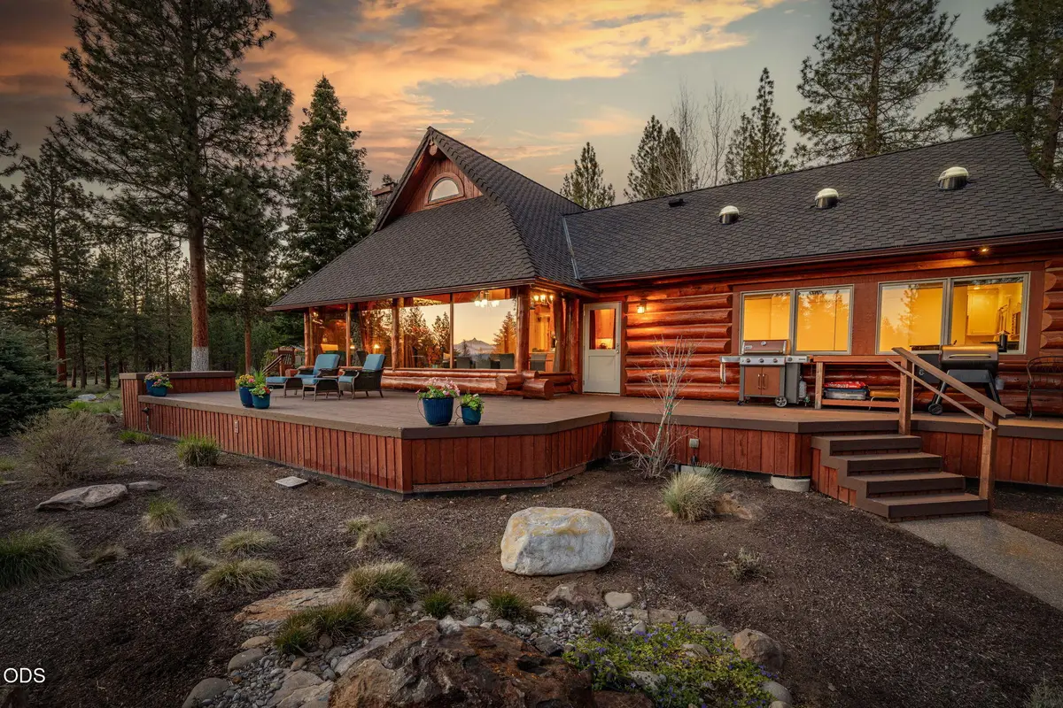 69877 California Trail, Sisters, OR 97759 - #1