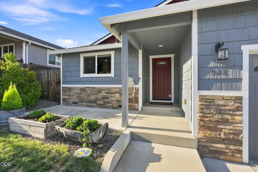 928 Stonewater Drive, Eagle Point, OR 97524 - #3