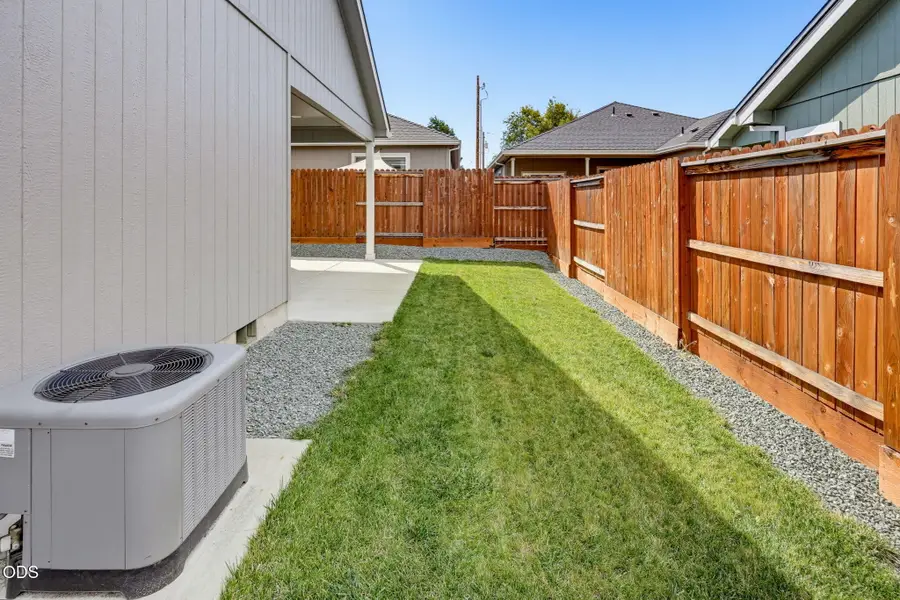 1776 Powhatan Avenue, Medford, OR 97501 - #3