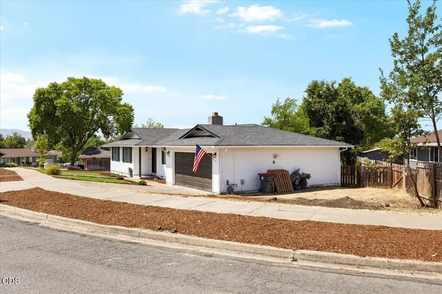 1789 Inverness Drive, Medford, OR 97504 - #3